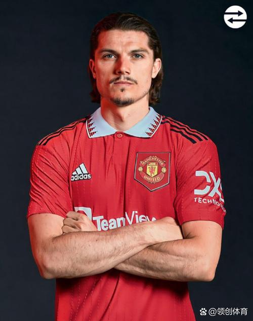 23岁左后卫恩迪亚耶转会沙尔克,先租后买协议正式达成