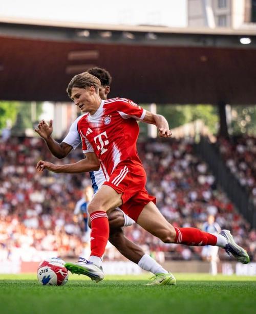 官方消息:拜仁慕尼黑将费利佩·查韦斯租借至科隆