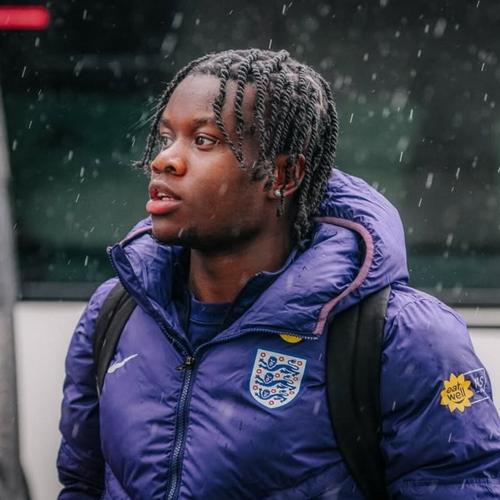 18岁后卫阿迪埃莱转会乌得勒支，签约至2027年