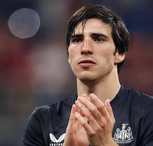 阿森纳冬窗沉默收官！记者称截止日无签约且目标非托纳利