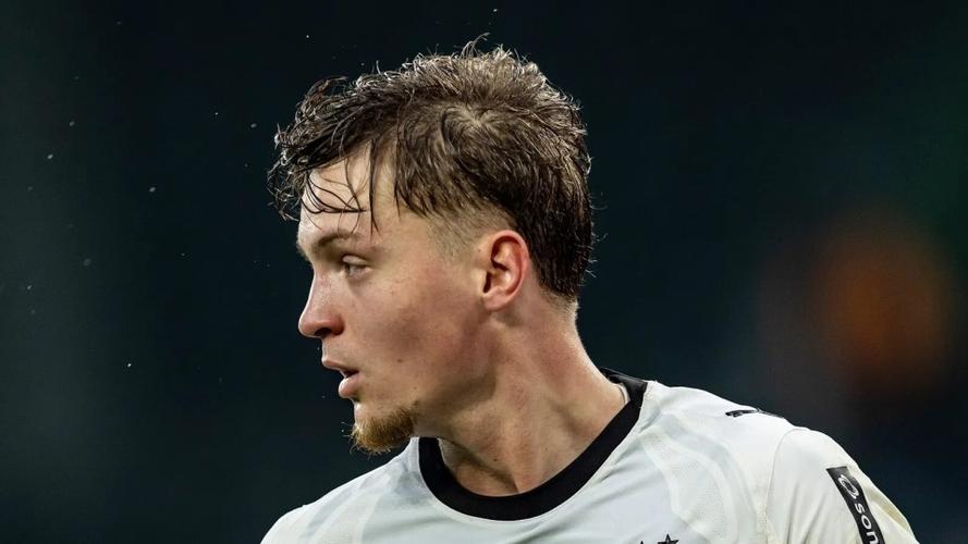 22岁后卫内茨加盟诺丁汉森林,双方签约至2030年