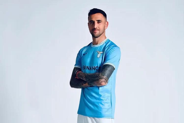 拉齐奥官宣:贝西诺正式加盟塞尔塔足球俱乐部