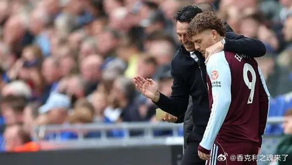 维拉未能取消强制买断，埃利奥特新赛季继续留队