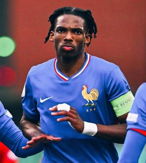 电讯报：雅凯盛赞范戴克科纳特，球员首选利物浦为下家