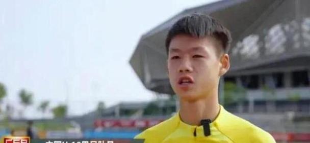 帅惟浩边路摆脱过人助攻展现09一代领军实力