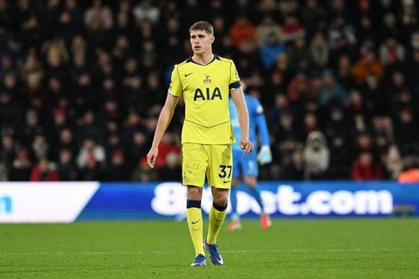 老舒梅切尔称范德芬优秀，点破曼联利物浦引援失误