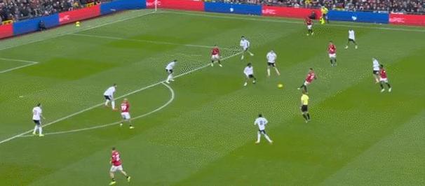 英超争四白热化：曼联3-2绝杀富勒姆，凭借净胜球优势跻身前四