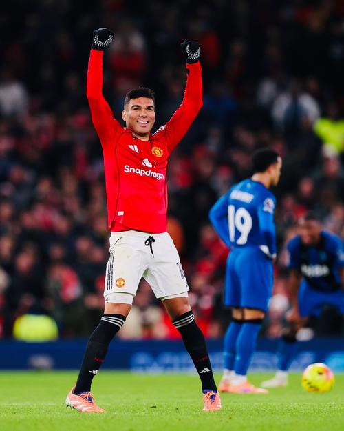 曼联主场半场领先即不败?数据揭秘304场传奇