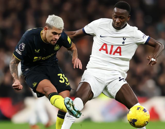 库尼亚获评6.7分 1次射门0射正+过人成功率低迷成关键