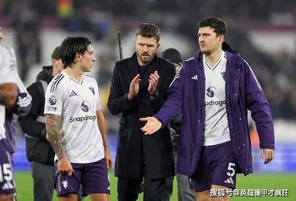 舍什科闪耀德甲近4轮3球 赛后与卡里克握手拥抱关系融洽