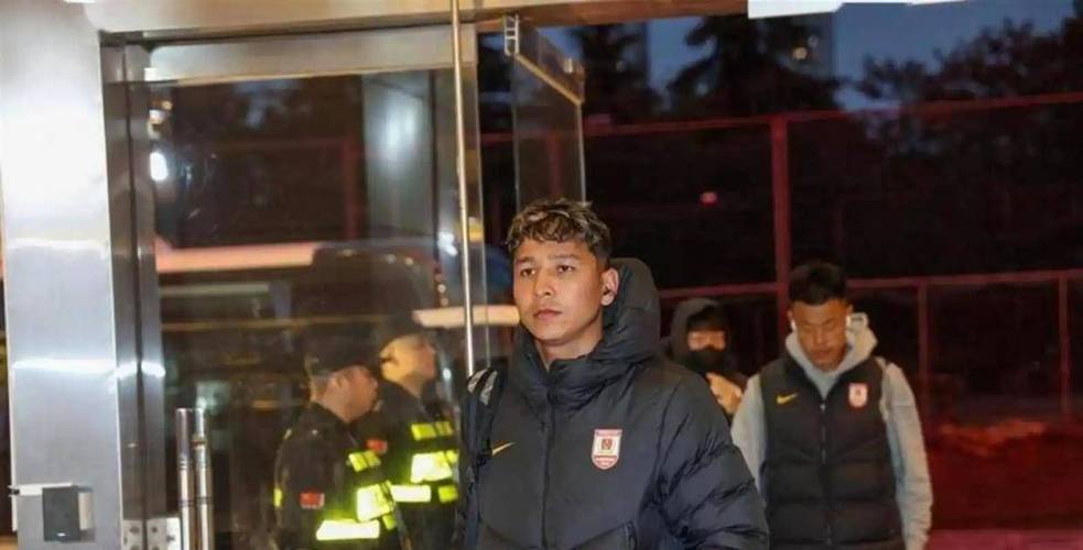 孔特自称能力全面，加盟伟大俱乐部国安期待工体亮相