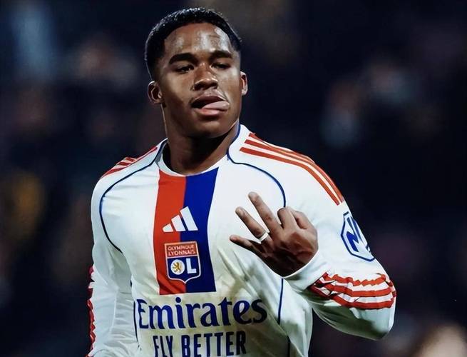 恩德里克场上作用遭质疑，多梅内克批评其防守态度