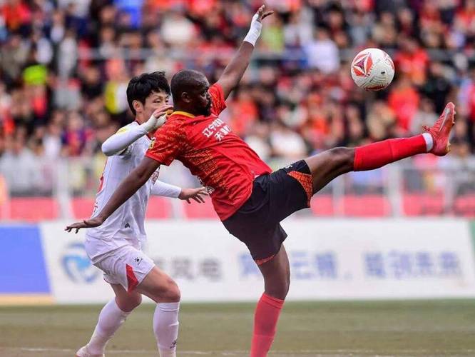 烟雾中坚持作战！国安热身赛3-1胜铁人，塞鸟贡献进球