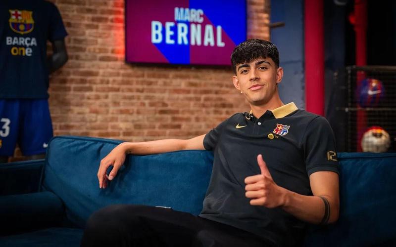 巴萨喜迎核心回归！佩德里换下贝尔纳尔登场