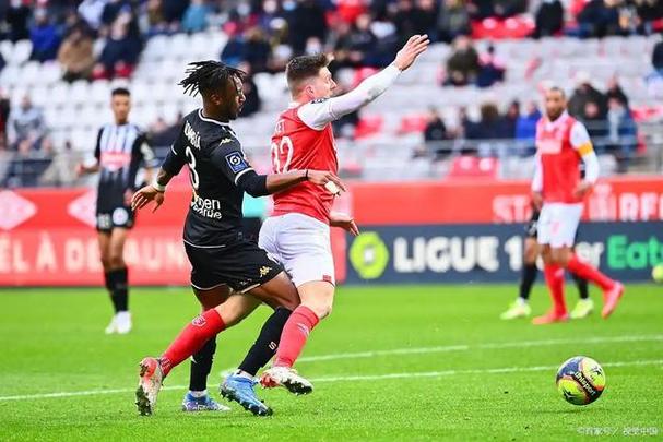 名宿小雷犀利点评：热刺与阿森纳宛若不同联赛球队