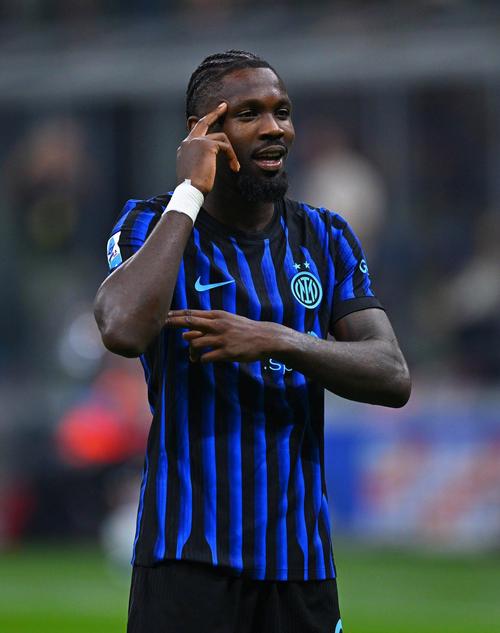 博德闪耀教练组疯狂庆祝，国米主场饮恨出局