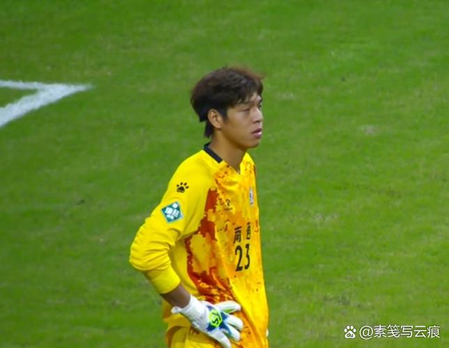 主帅揭秘：人工草皮练就球队客场天然草皮战斗力