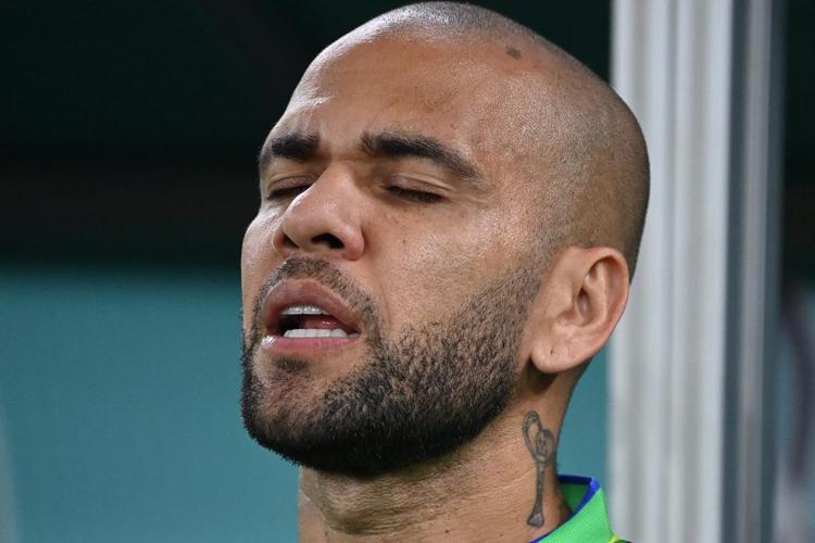 英超知名人士性侵案后续：指控被撤销引关注