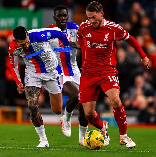 球场丑闻频发！萨维奥拉称足球运动被事件玷污