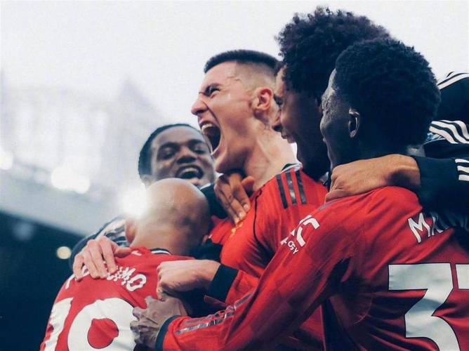 热刺双重角色：助阿森纳全取6分，同时阻击曼城拿1分