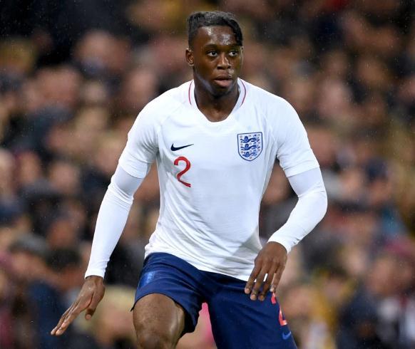 万-比萨卡陪同出庭,女友驾车撞伤行人案件正式开审