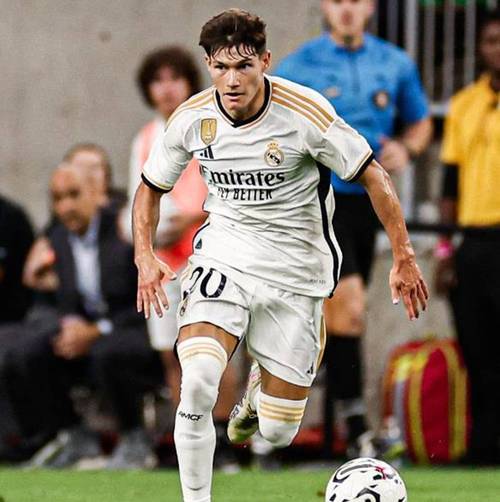 22岁左后卫N·布朗受豪门青睐，法兰克福要价6500万欧元