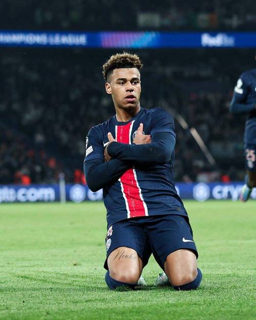 19岁希腊天才穆扎基蒂斯引英超巴黎重点关注