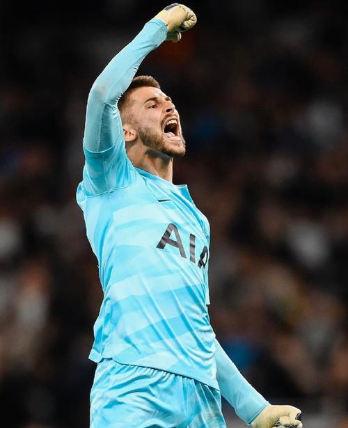 热刺欲售维卡里奥,意甲双雄竞逐门将新星