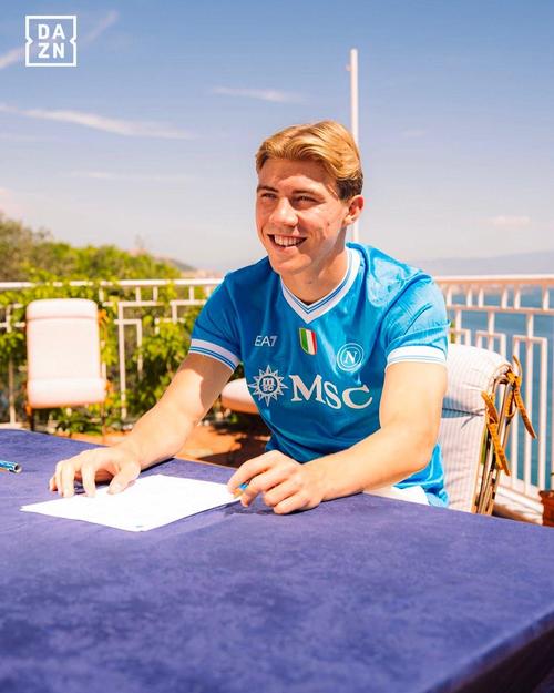 帕拉迪诺指出霍伊伦对希恩犯规，进球取消正确