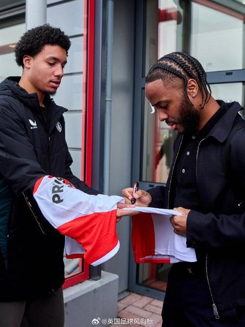 重返赛场！斯特林费耶诺德首秀后发文谢球迷