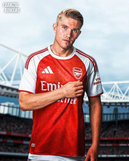 队友情谊！赖斯社媒晒与前锋约克雷斯合照赞美