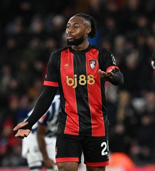 塞梅尼奥高效斩获34球超越若昂佩德罗