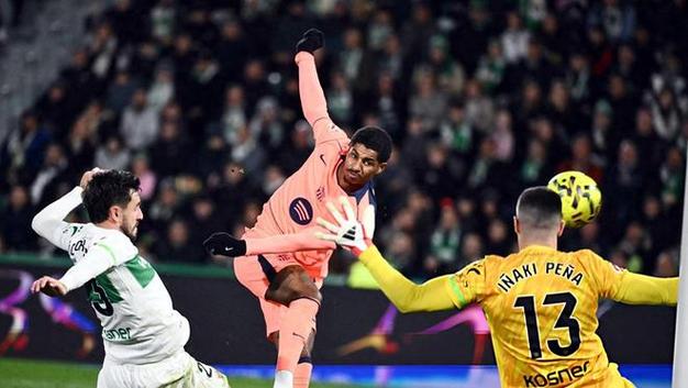 天才闪耀！亚马尔接队友直塞球破门助巴萨领先