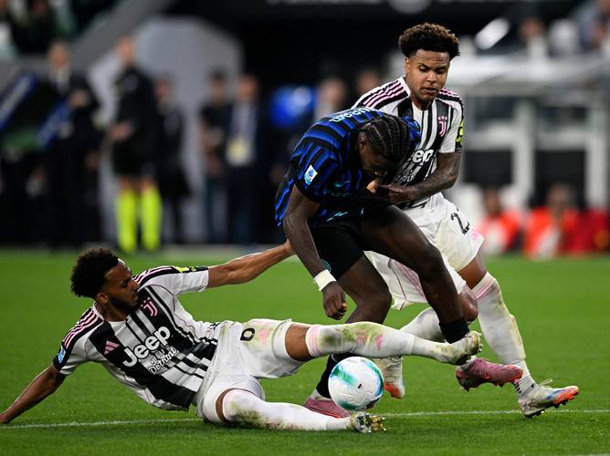 麦肯尼留守尤文图斯，签下400万欧元年薪新合约