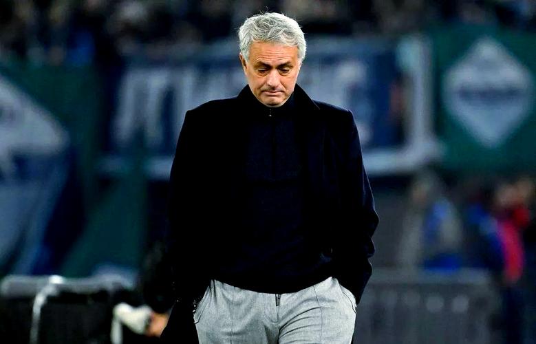 铁证!费迪南德:穆帅被黑人球员当父亲,种族主义说不成立