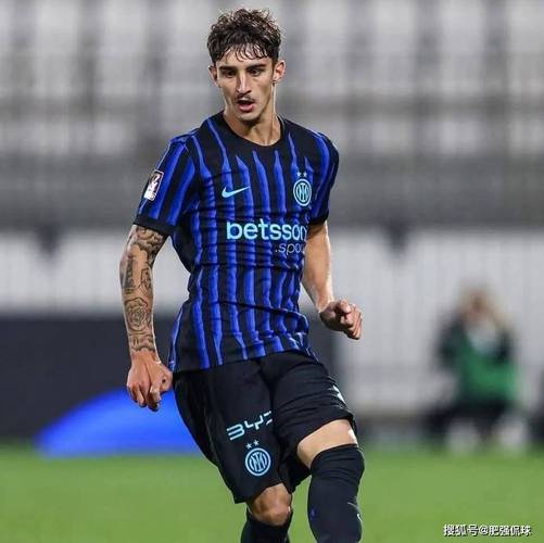 国米边卫邓弗里斯回归合练,全力争取出战博德闪耀