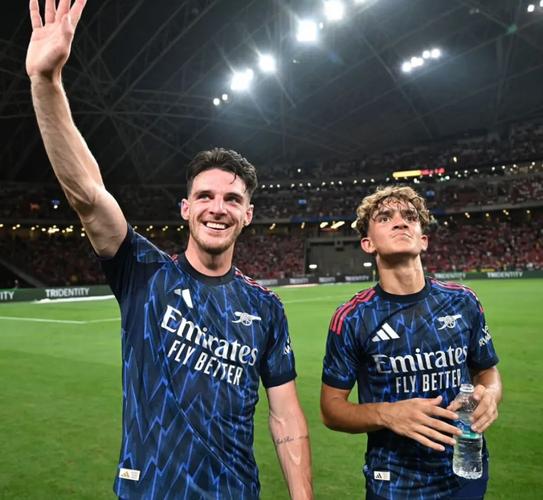 热刺克星埃泽2场轰5球,社媒坦言:一切皆有定数