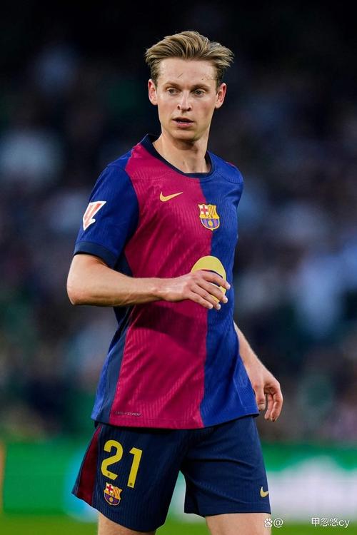 聚焦贝尔纳尔客串后腰：他的表现让球迷忘却德容